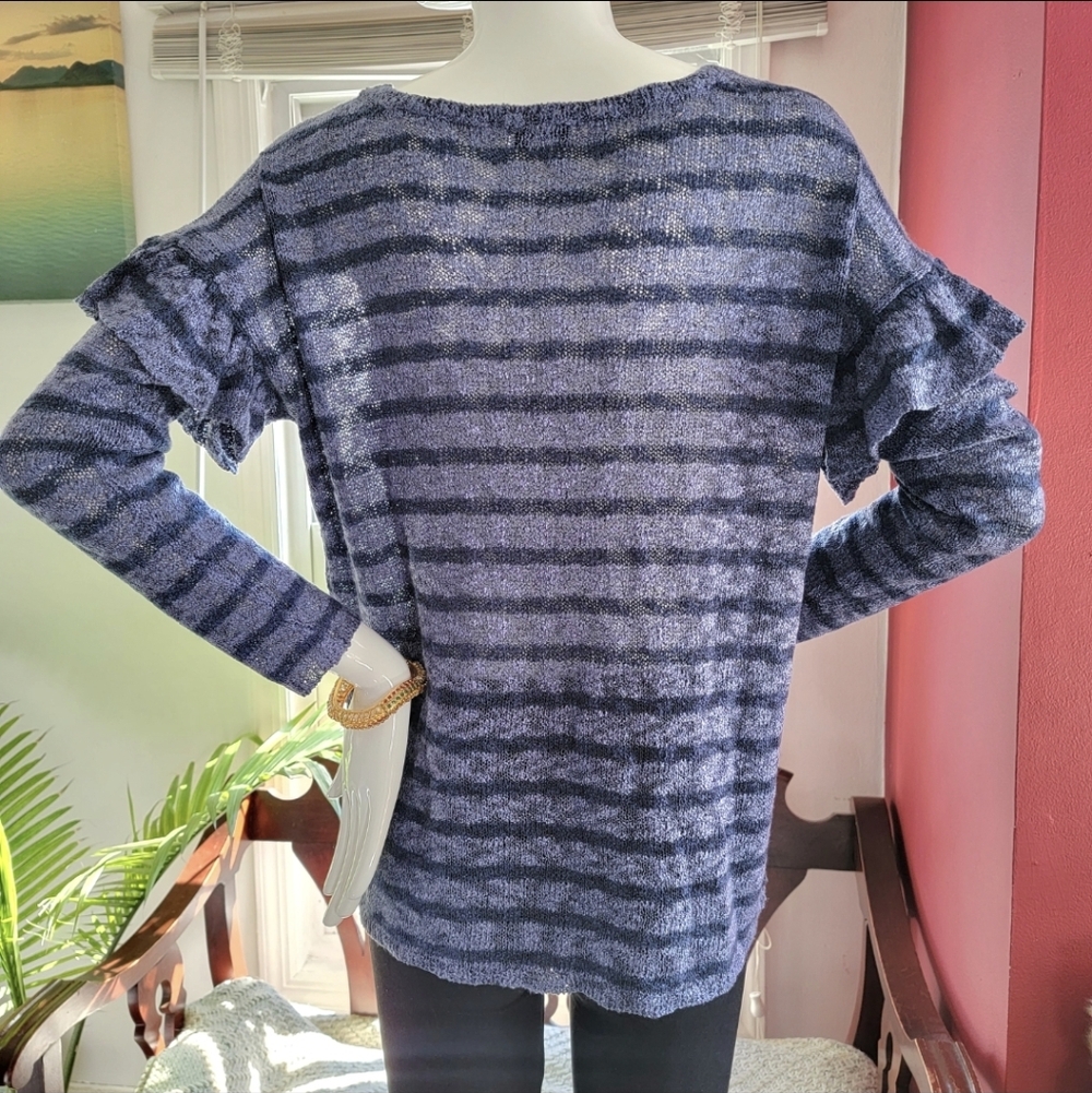 Kensie Sweater Size= L